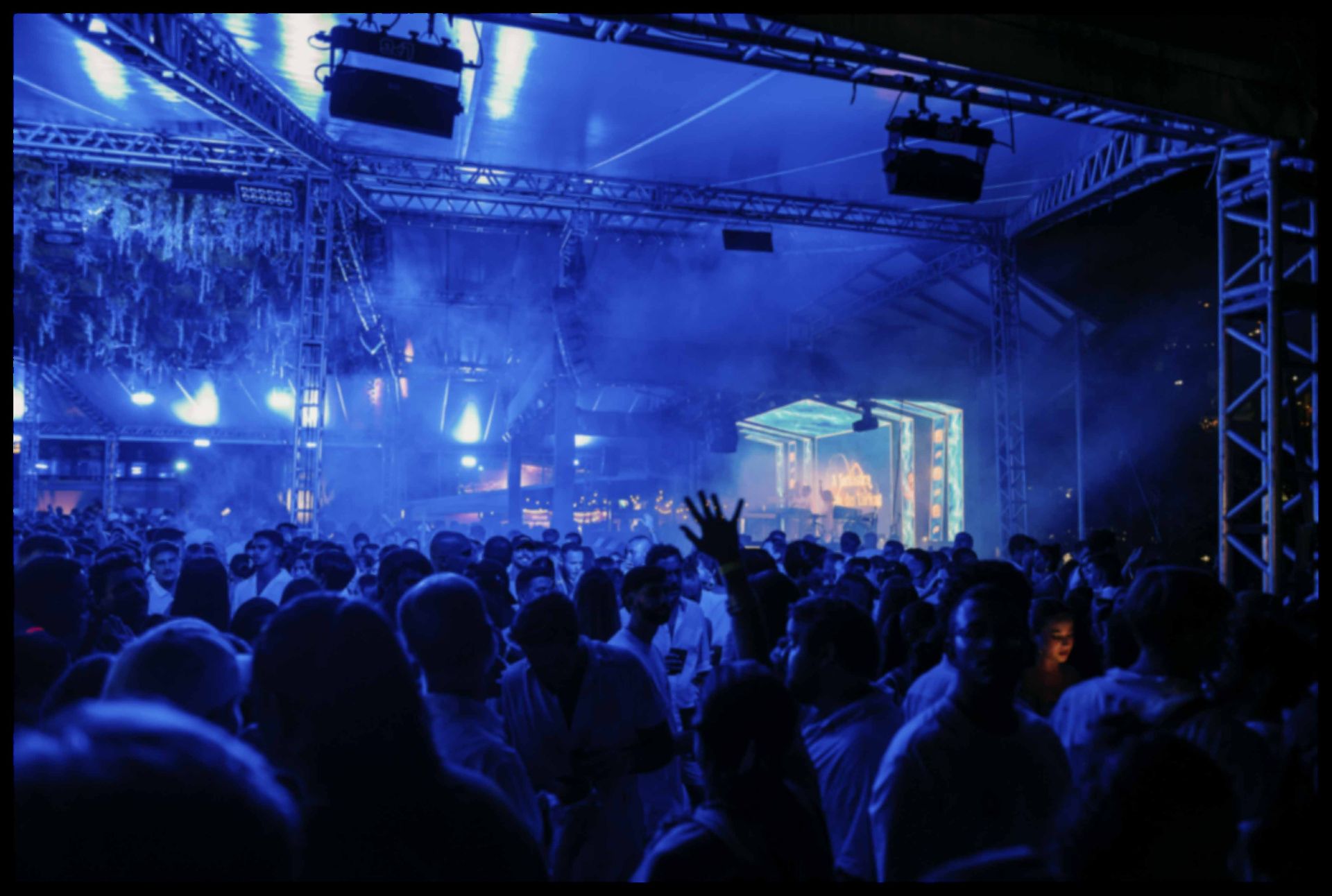 Público reunido em um dos eventos produzidos pela GH Music